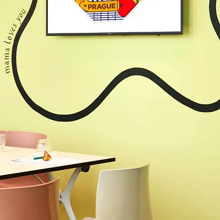 Hotel Mama Shelter 4*