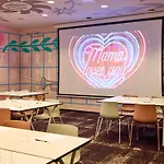 Mama Shelter