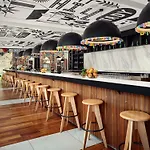 Hotel Mama Shelter 4*