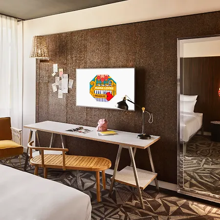 Hotell Mama Shelter 4*