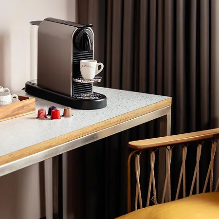 Hotel Mama Shelter 4*