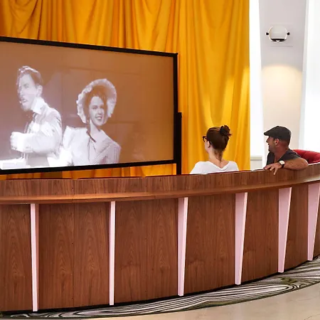 Mama Shelter 4* プラハ