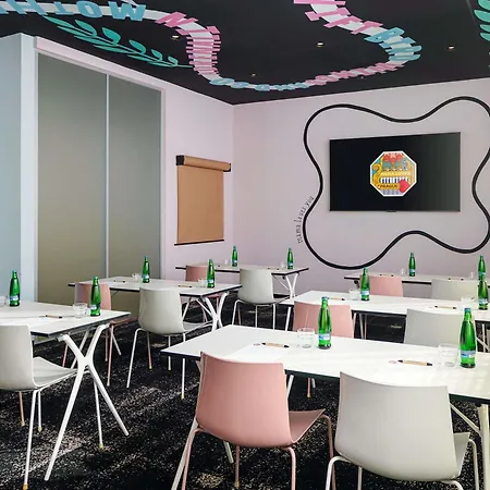 Hotell Mama Shelter Prag