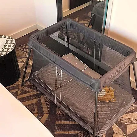 Mama Shelter