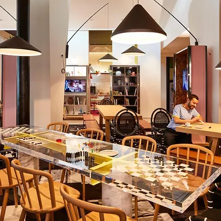 Hotell Mama Shelter Prag