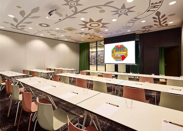 Hotel Mama Shelter 4*